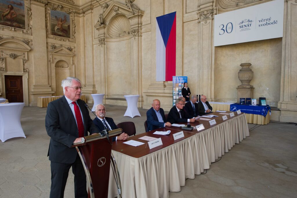 Slavnostní předání cen Purkyňova nadačního fondu ve Valdštejnském paláci